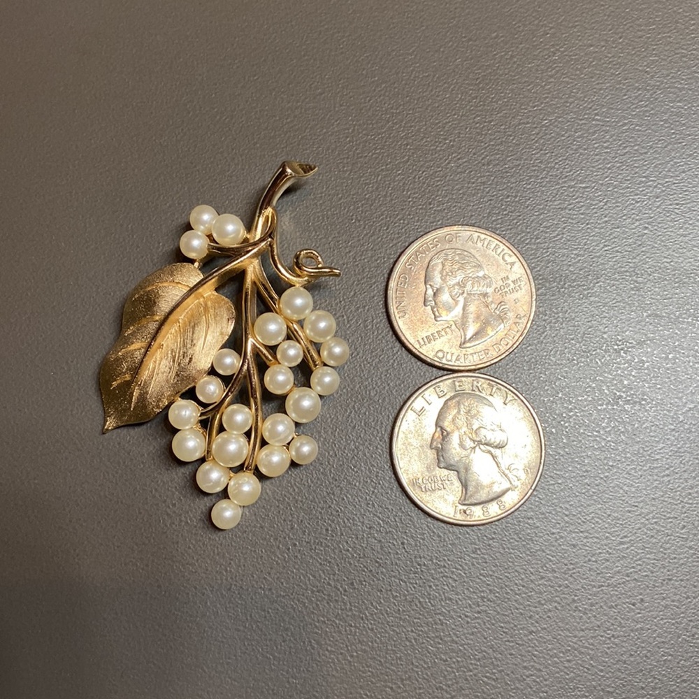 Trifari Vintage faux pearls grape brooch